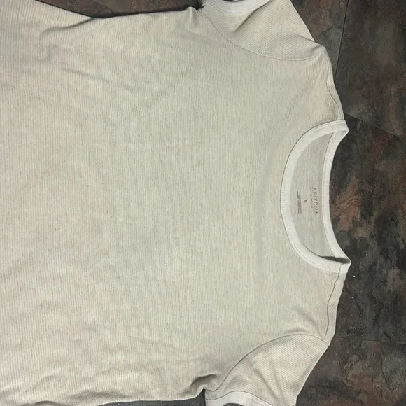 Top - Picture 2 of 3